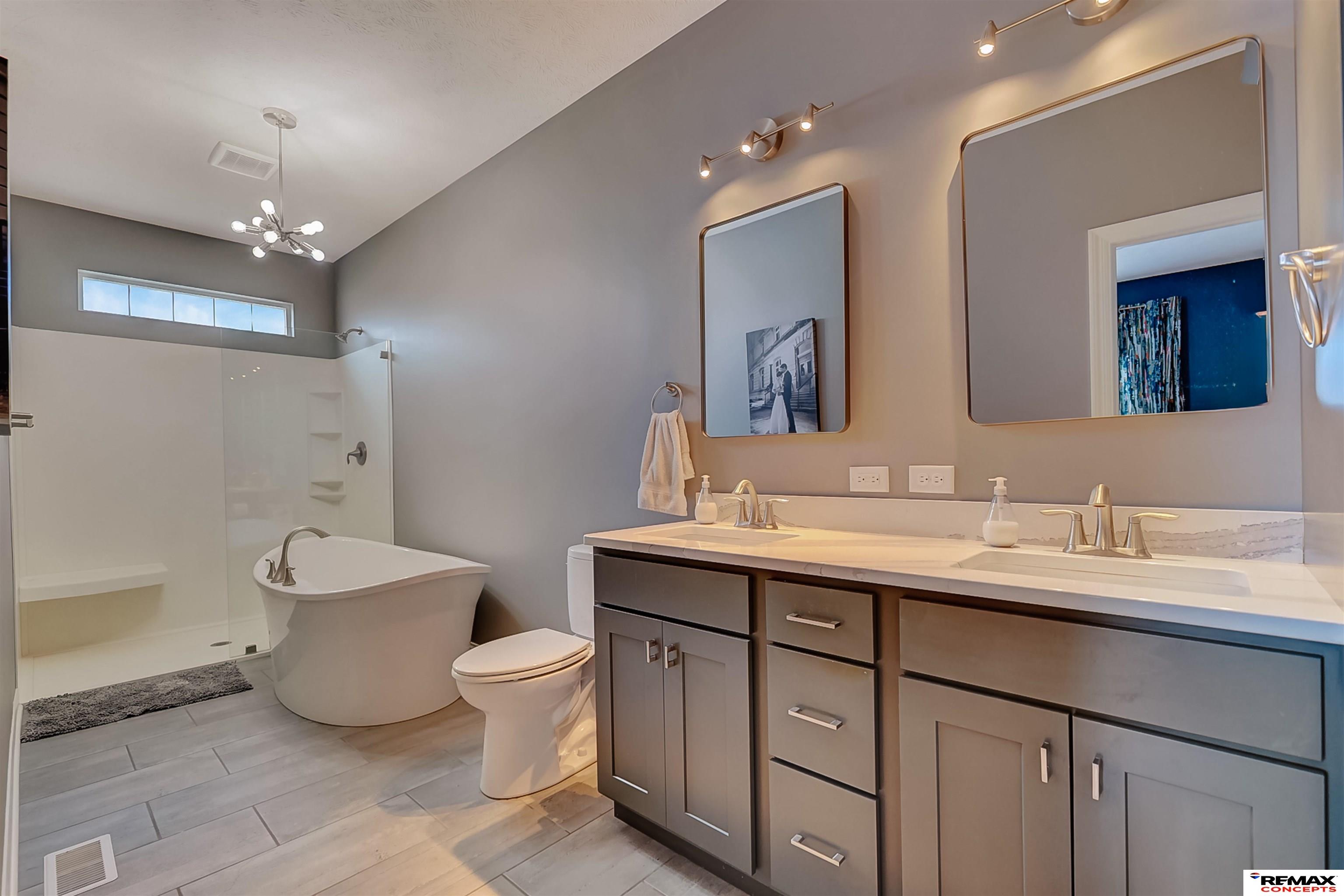 225 Knotty Pine Lane