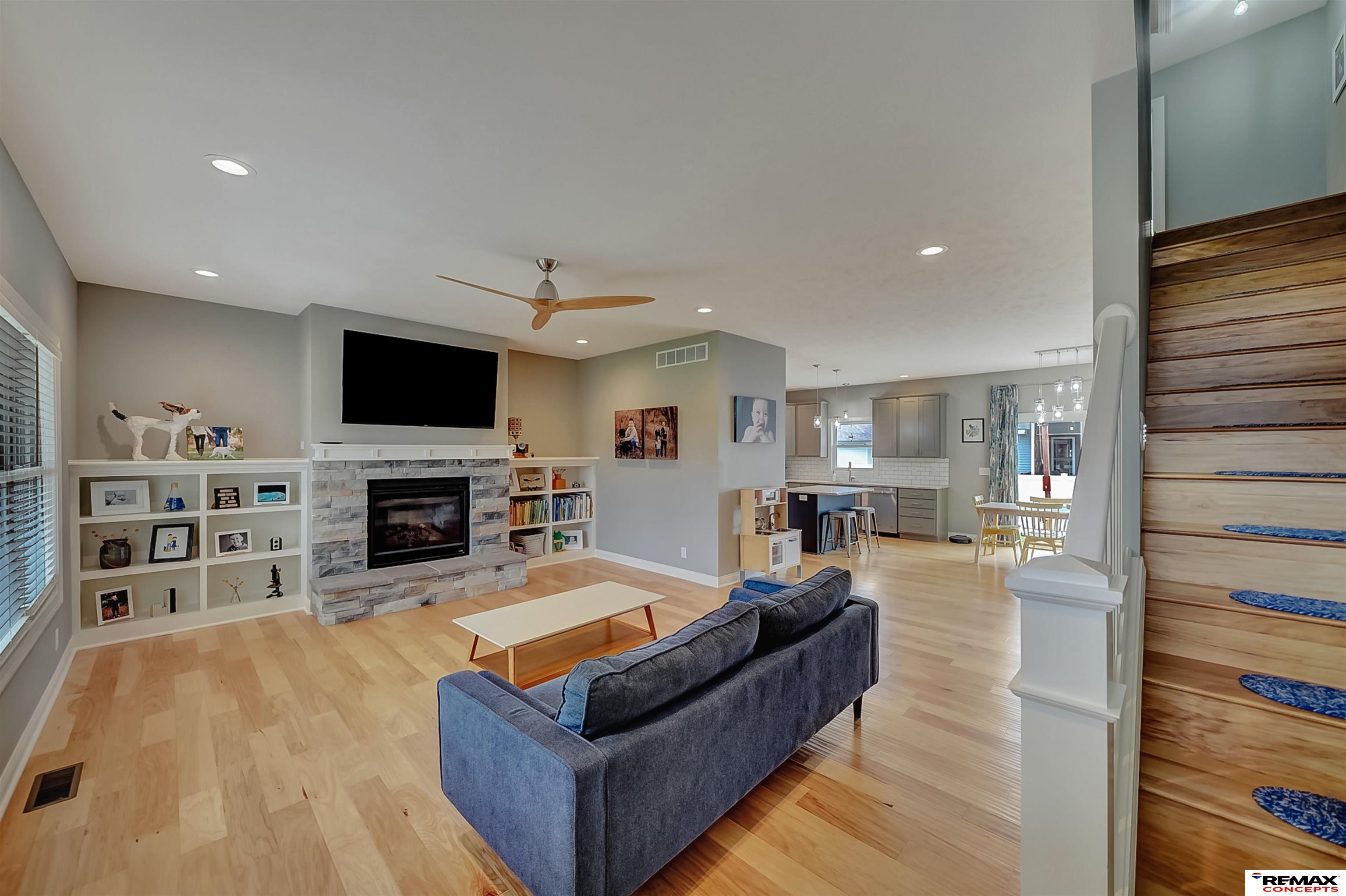 225 Knotty Pine Lane