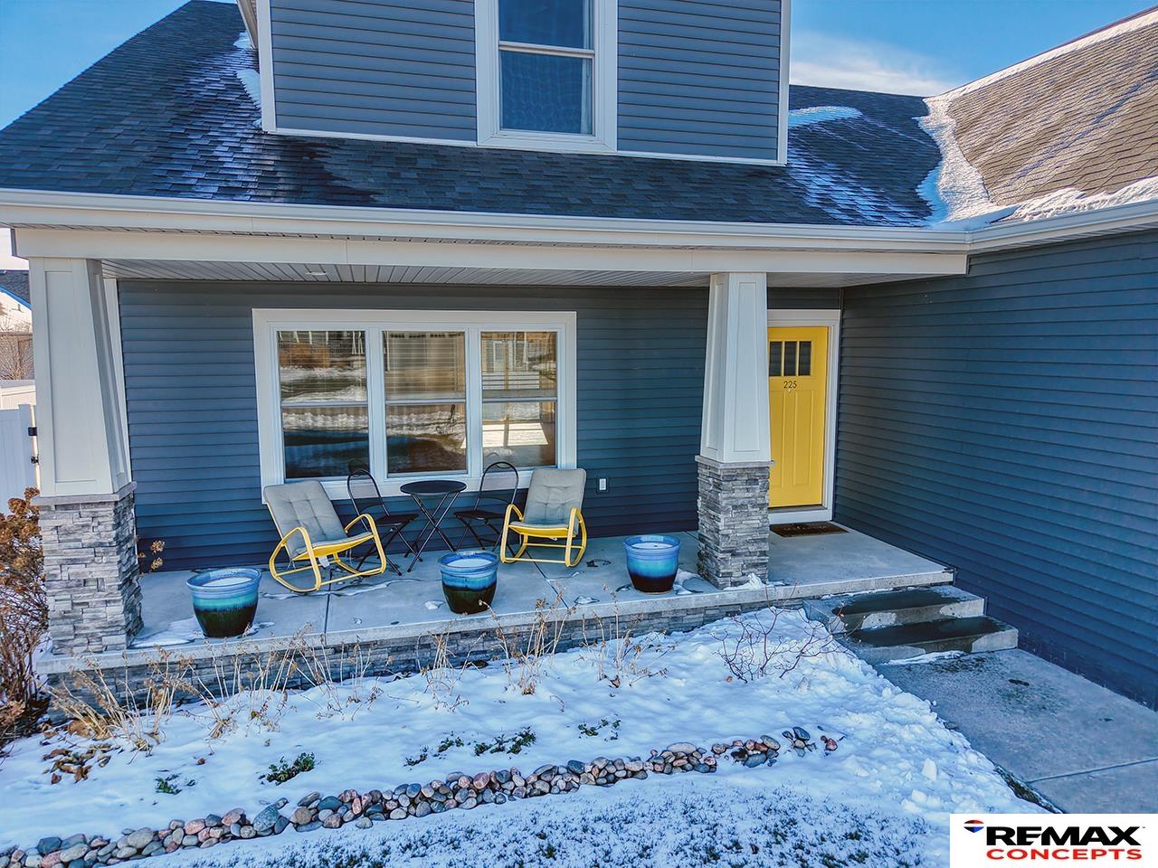 225 Knotty Pine Lane