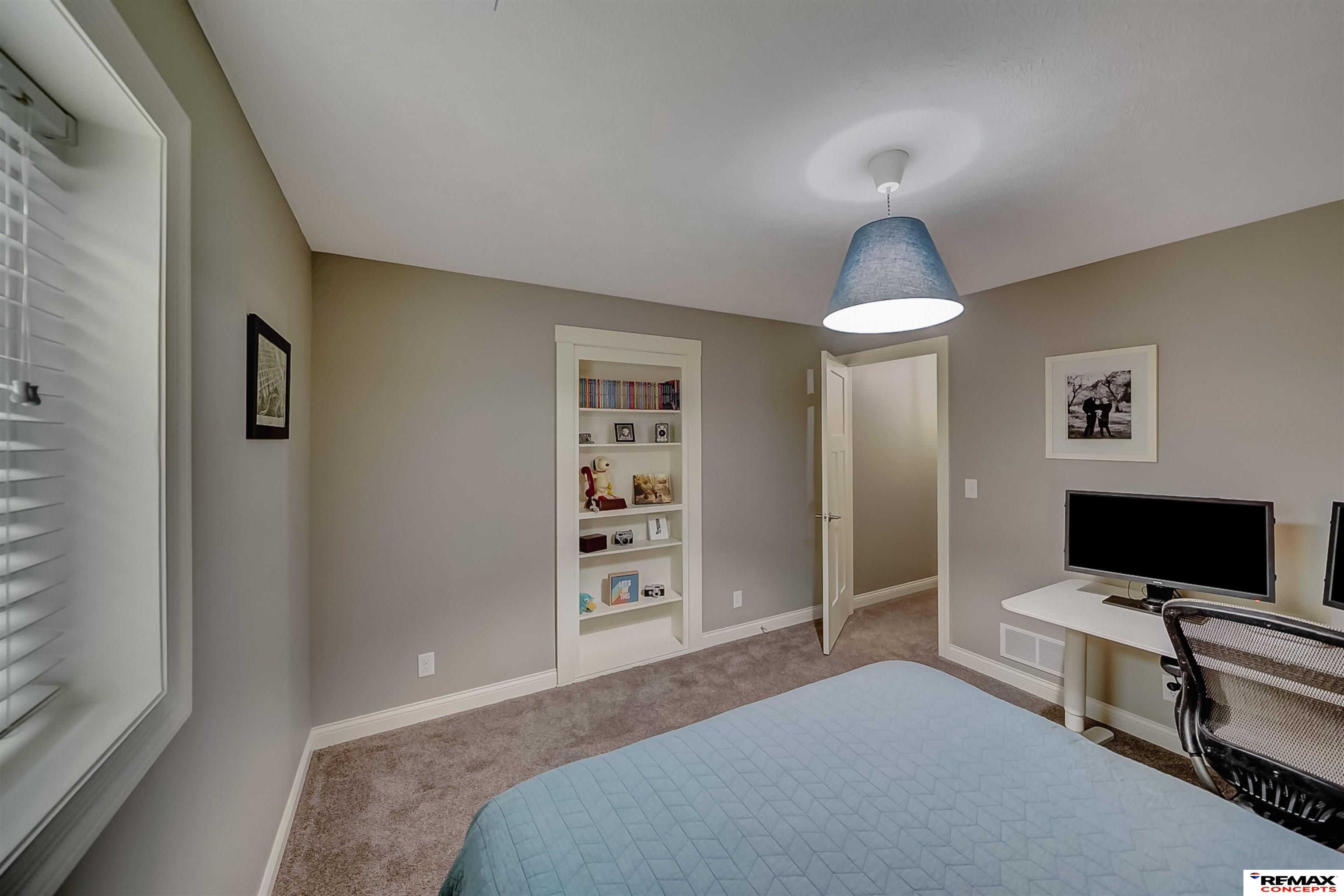 225 Knotty Pine Lane