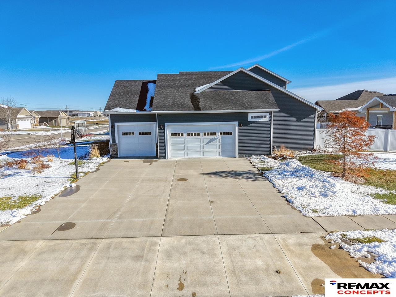 225 Knotty Pine Lane