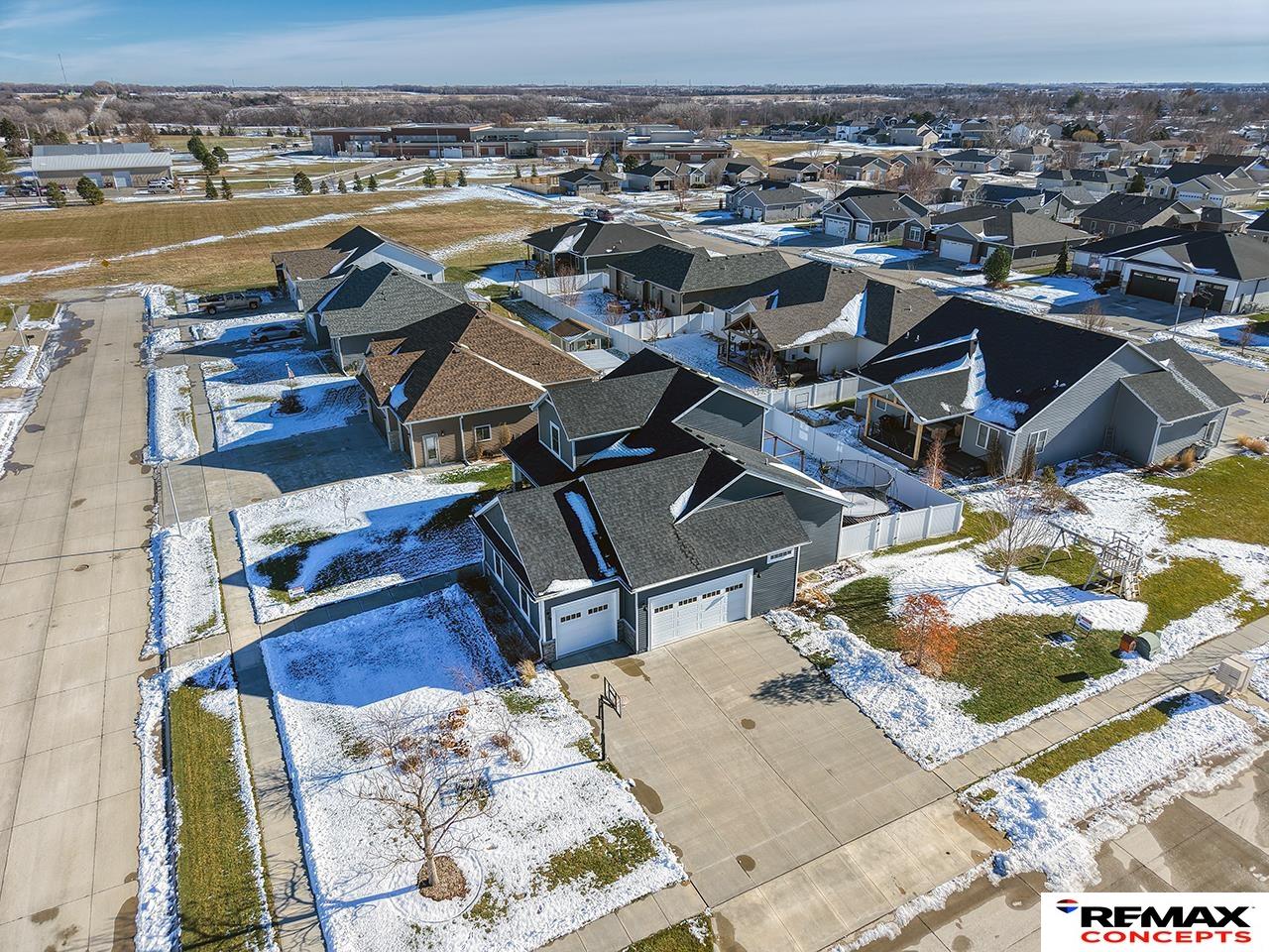 225 Knotty Pine Lane