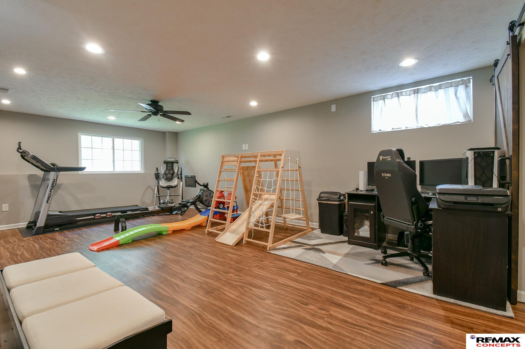 4548 W Ludwig Drive