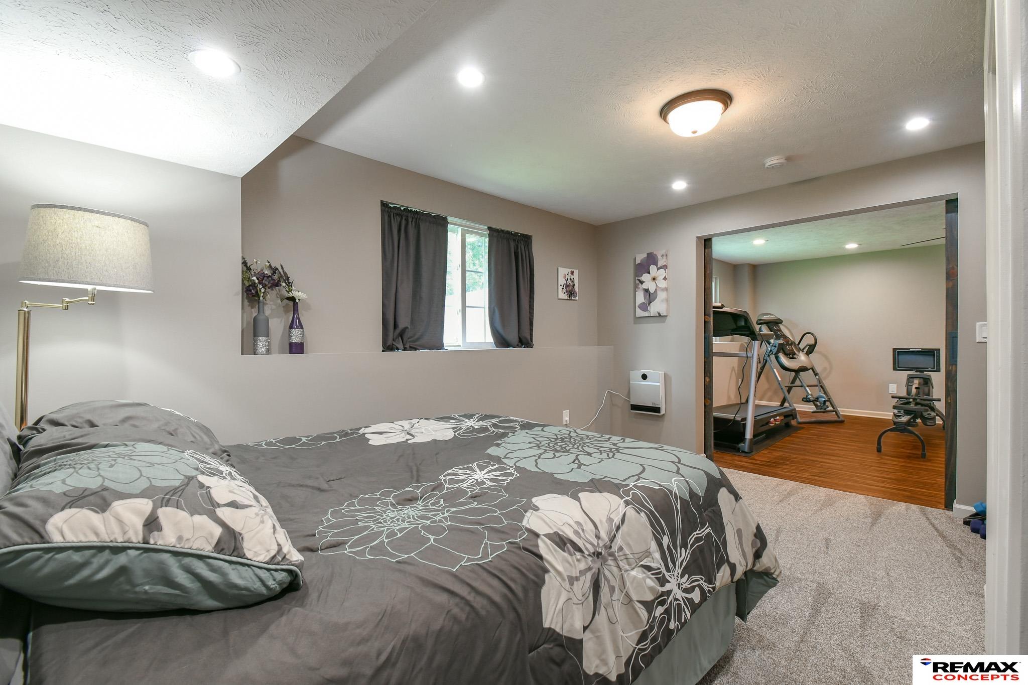 4548 W Ludwig Drive