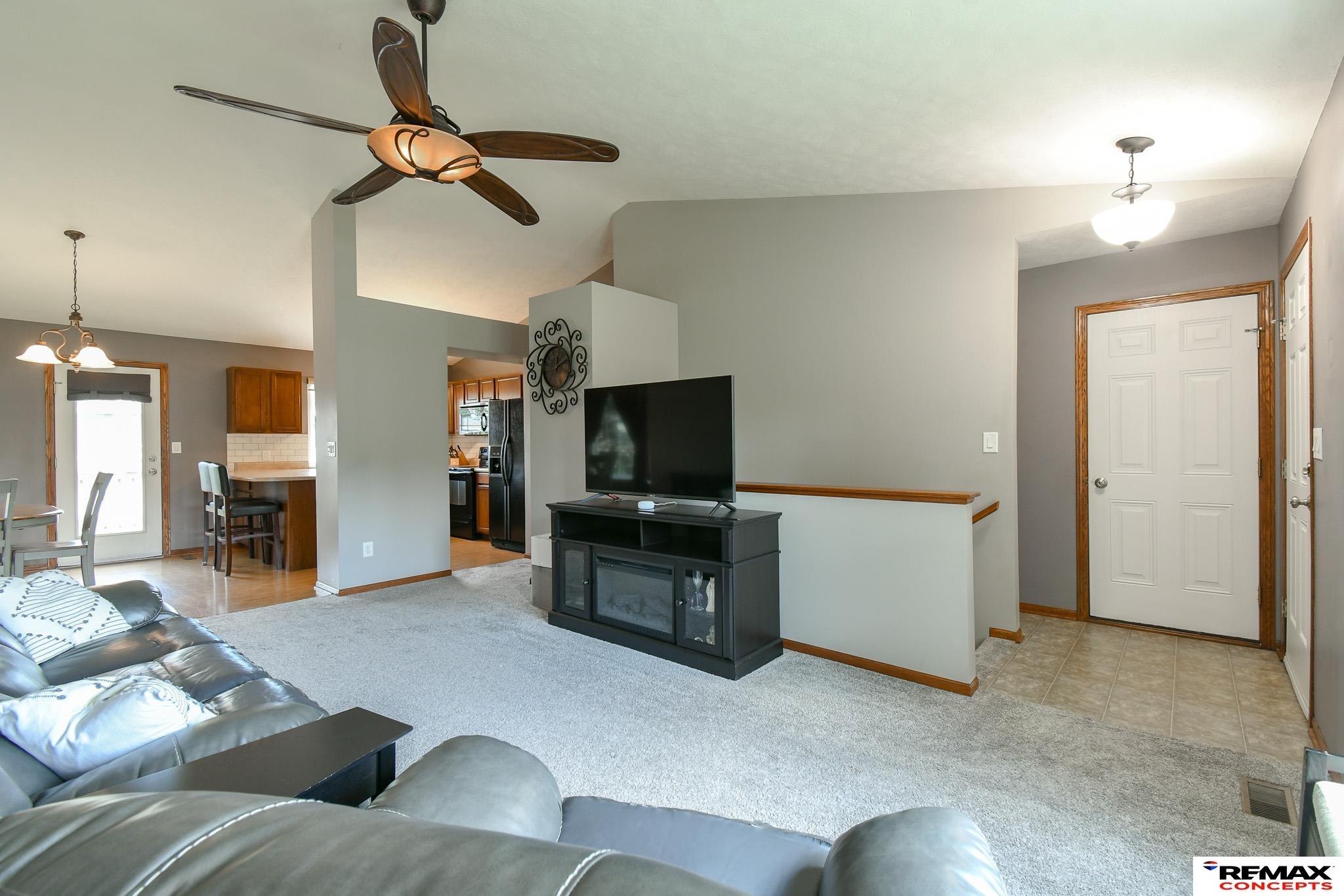 4548 W Ludwig Drive