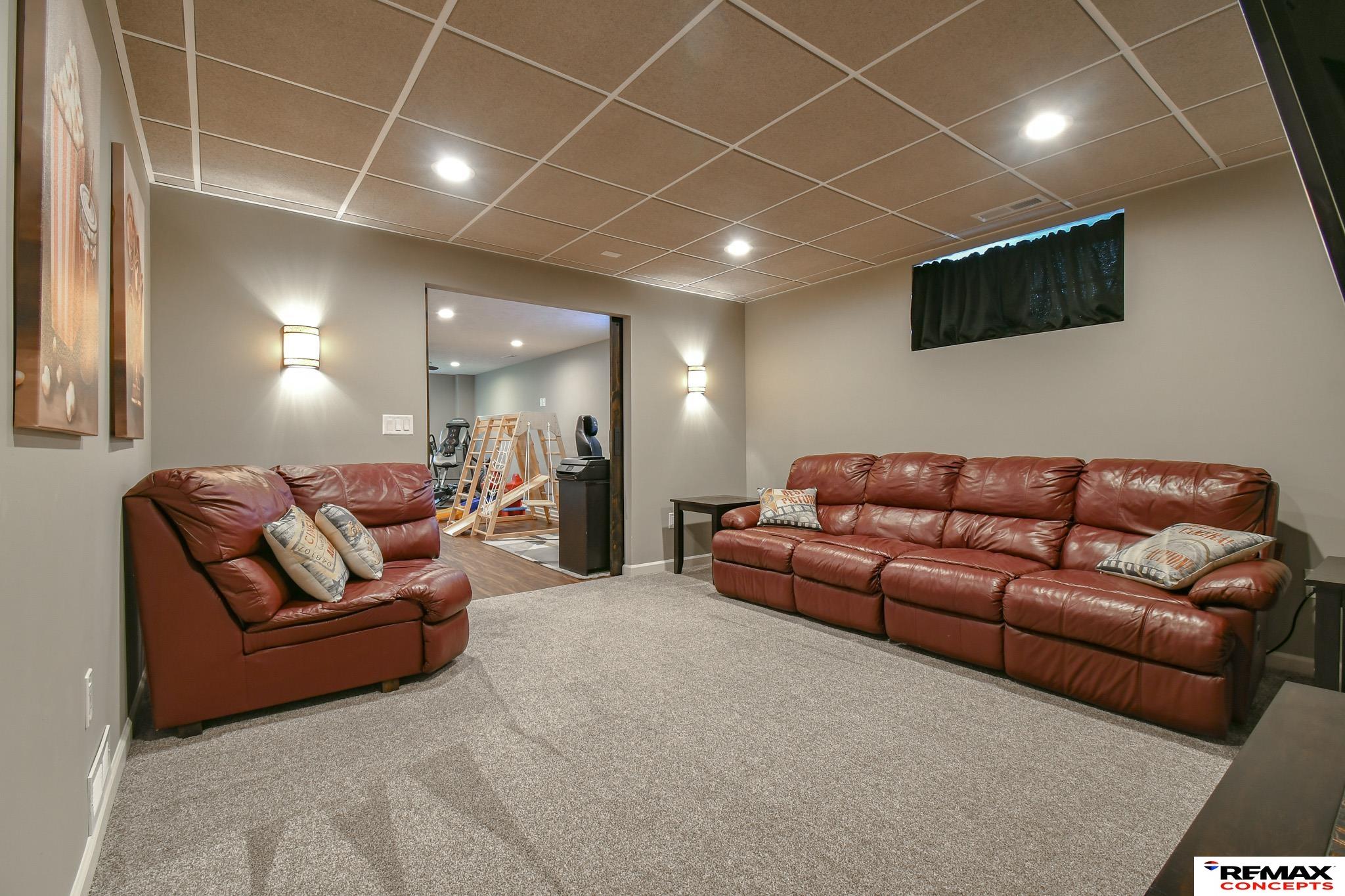 4548 W Ludwig Drive