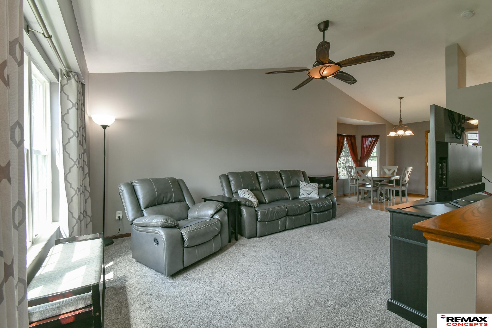 4548 W Ludwig Drive