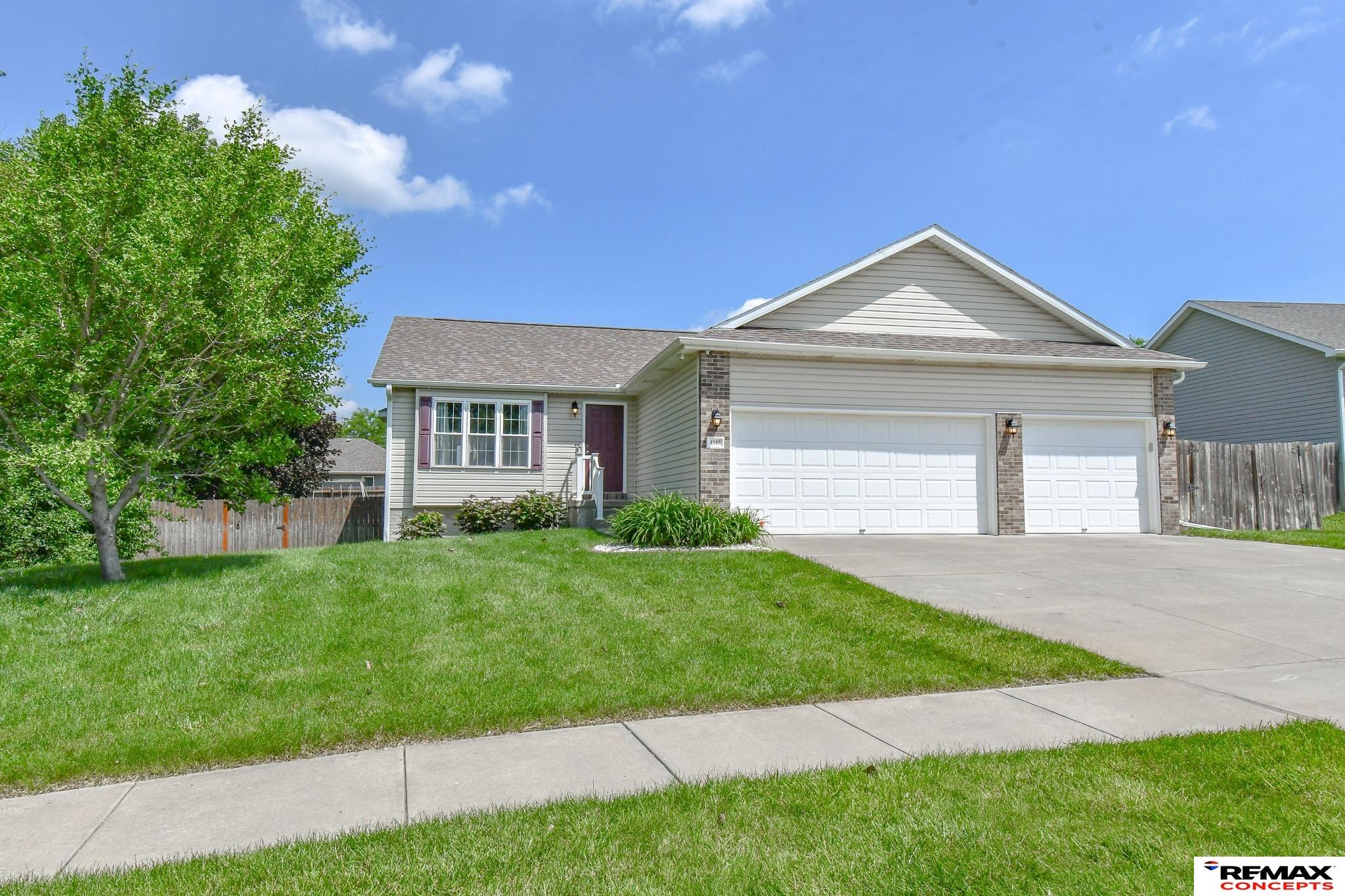 4548 W Ludwig Drive
