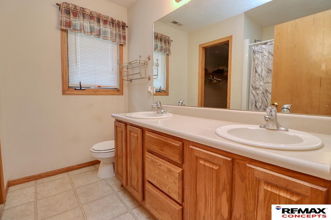 1123 Rainy River Bay