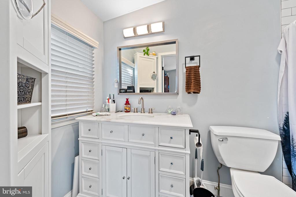 19 Avon Cir