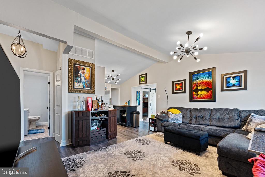 19 Avon Cir