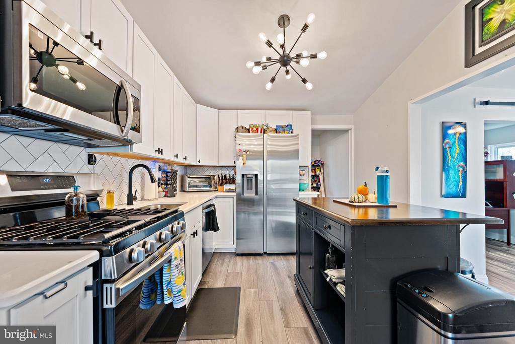 19 Avon Cir