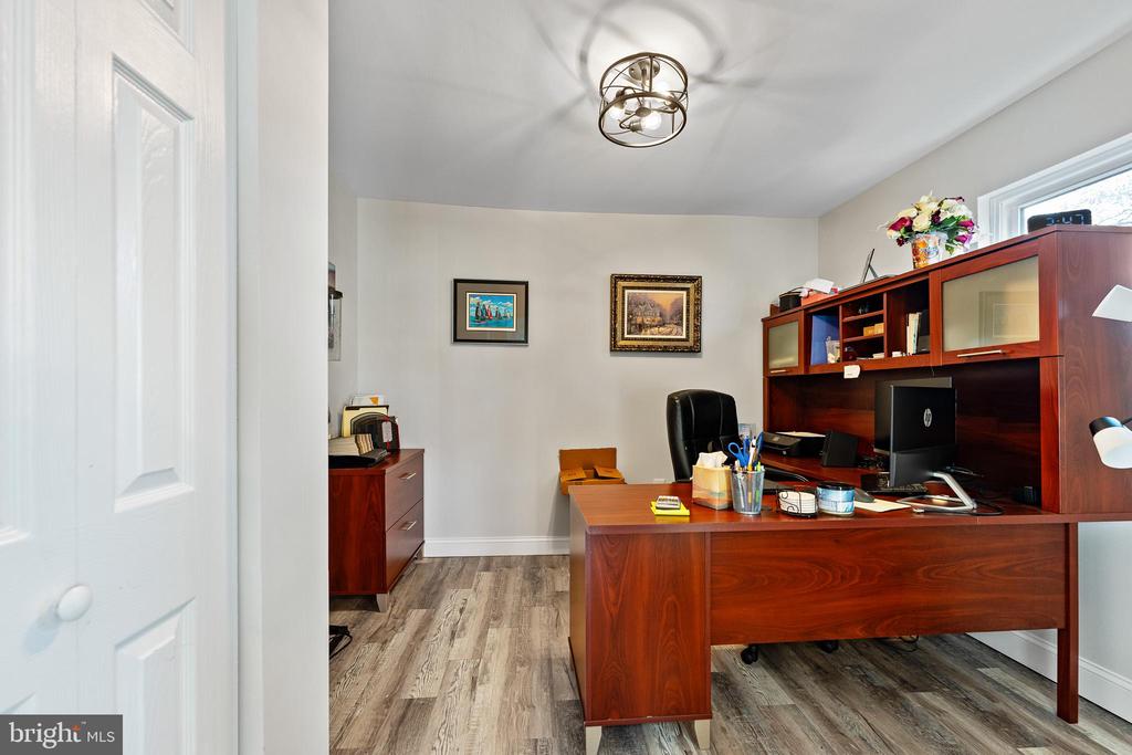 19 Avon Cir