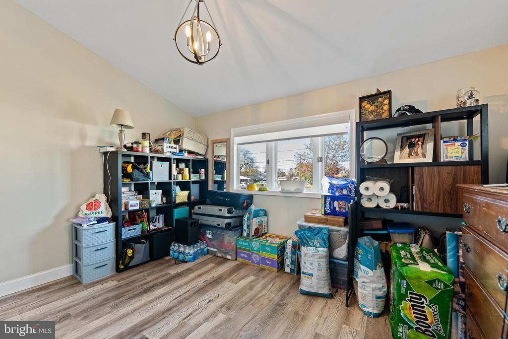 19 Avon Cir