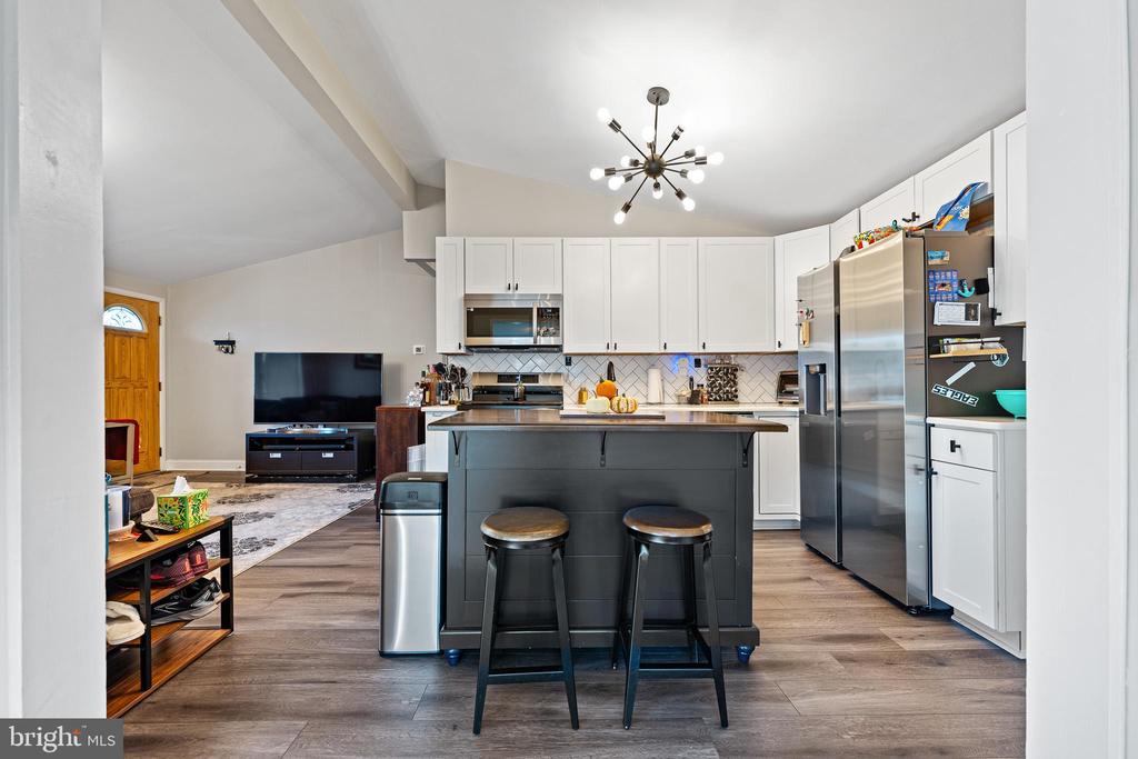 19 Avon Cir