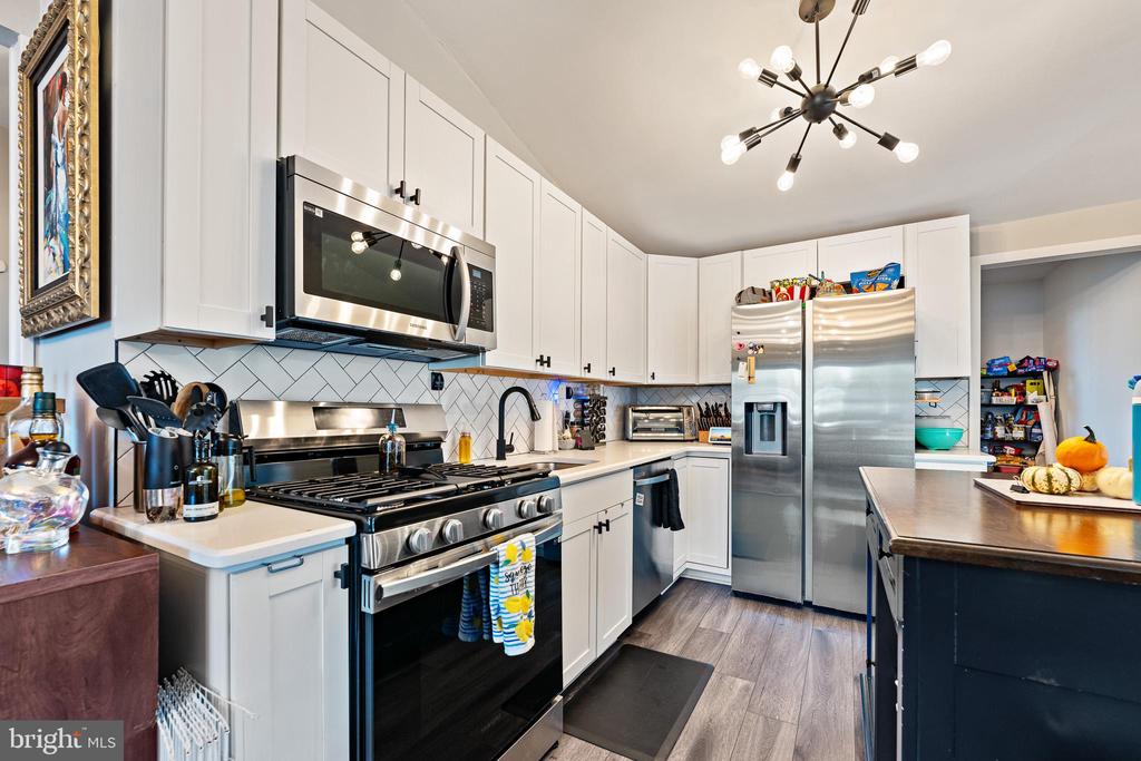 19 Avon Cir