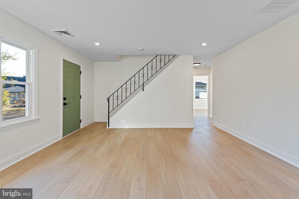 32 Stretton Cir
