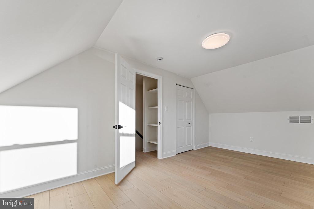 32 Stretton Cir