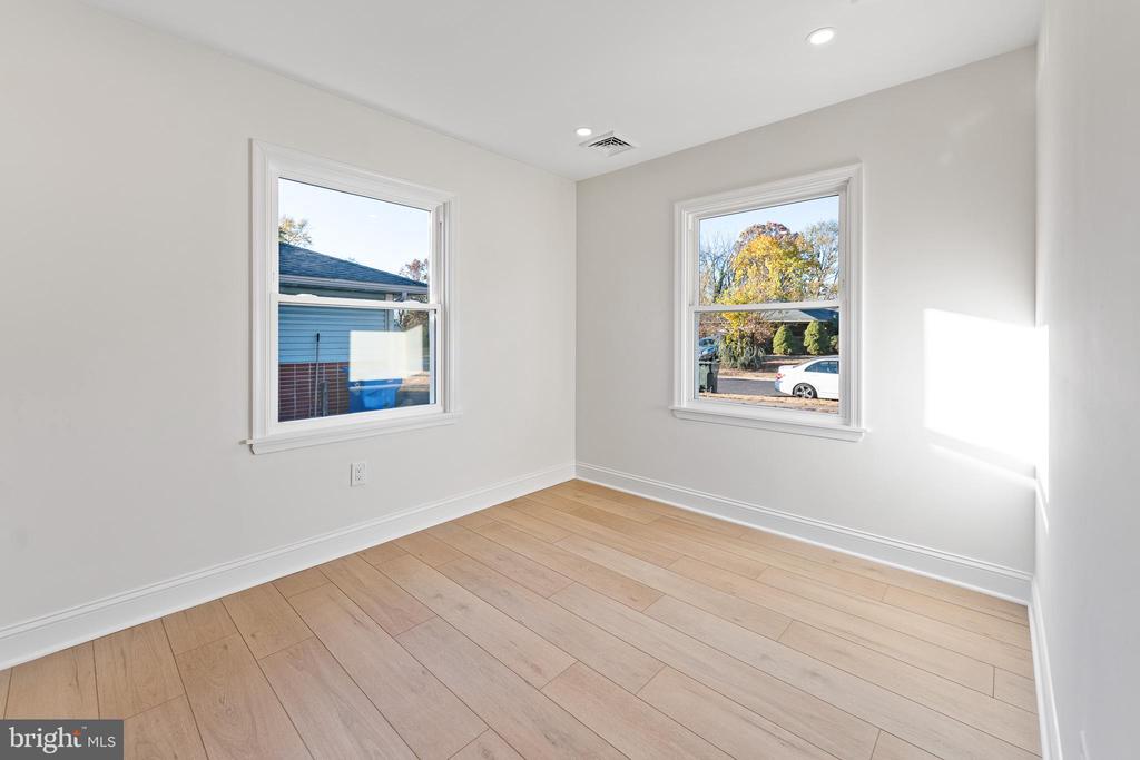 32 Stretton Cir
