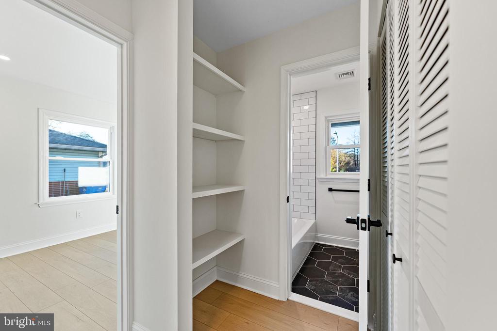 32 Stretton Cir