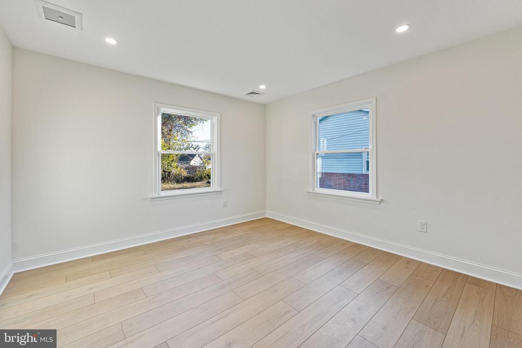 32 Stretton Cir