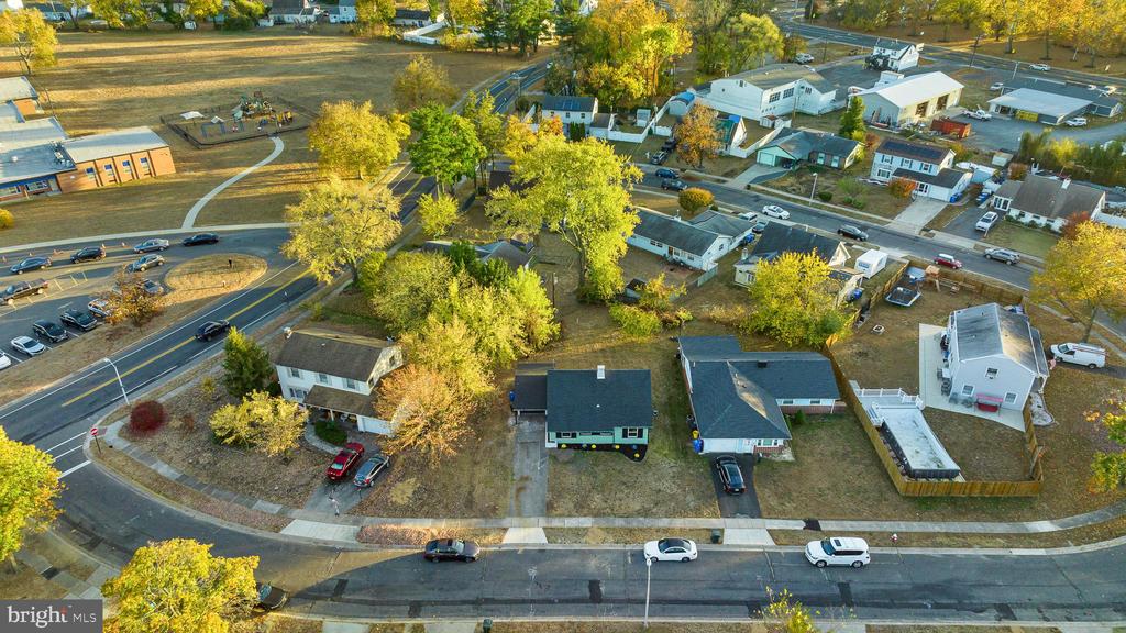 32 Stretton Cir