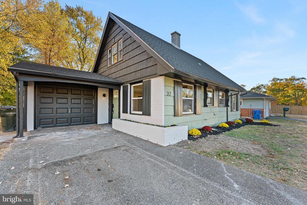 32 Stretton Cir