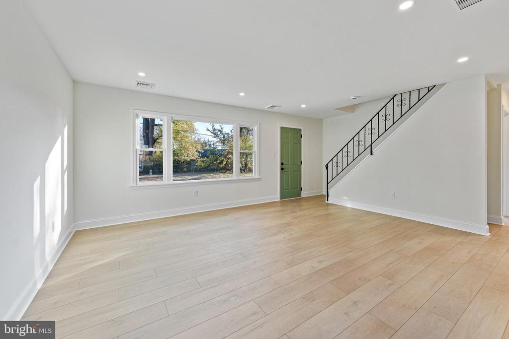 32 Stretton Cir