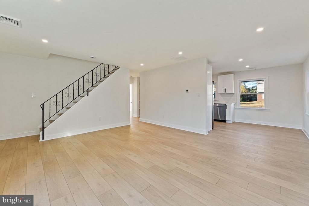 32 Stretton Cir
