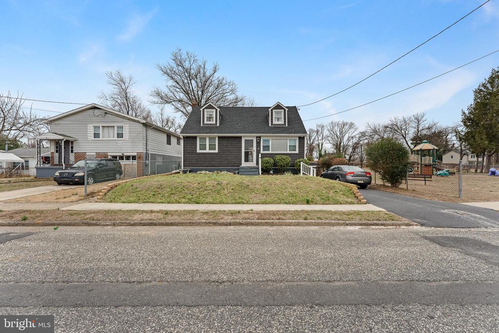 41 Stewart Ave