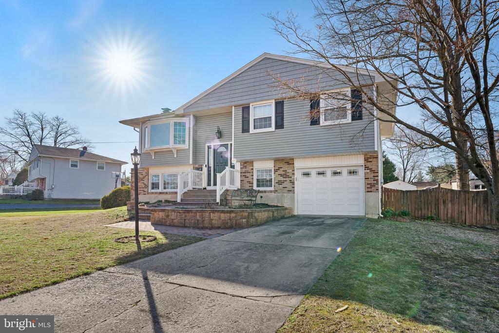203 Cambridge Dr