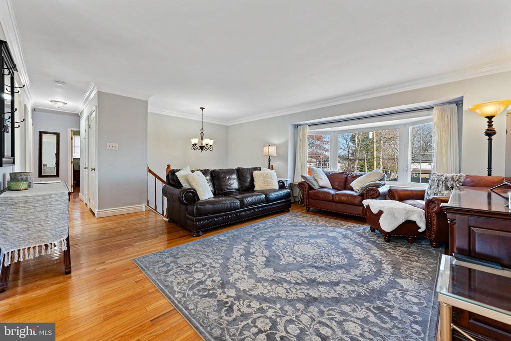 203 Cambridge Dr