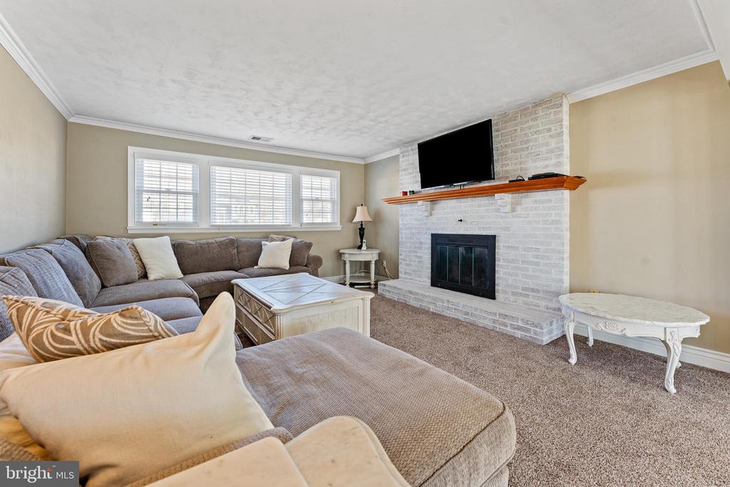 203 Cambridge Dr