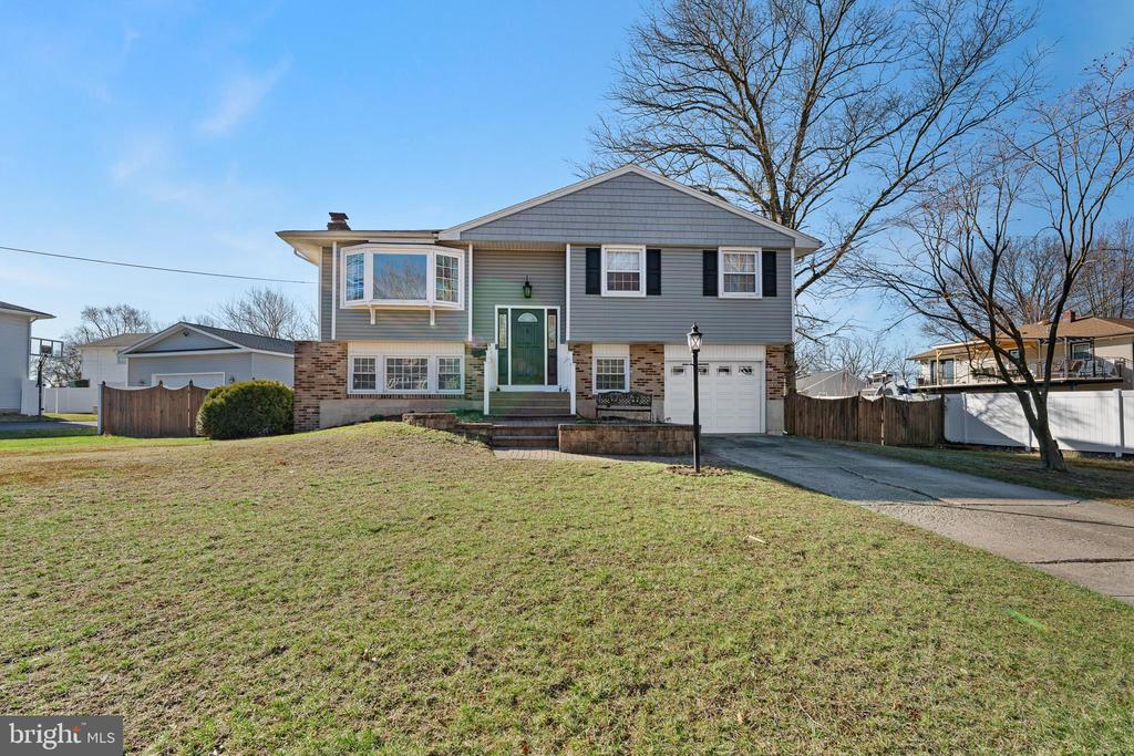 203 Cambridge Dr