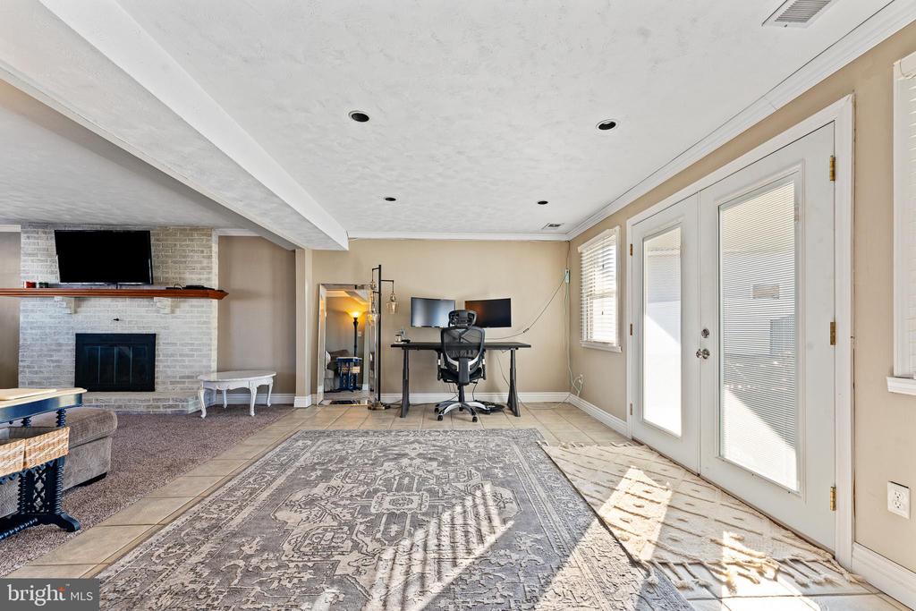 203 Cambridge Dr
