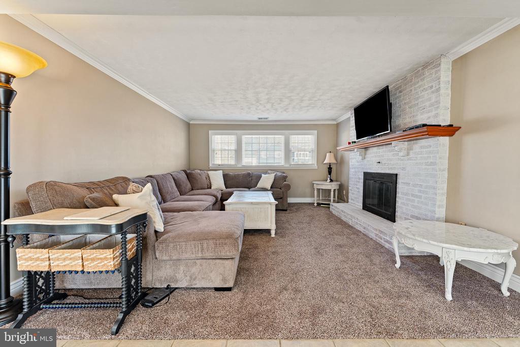 203 Cambridge Dr