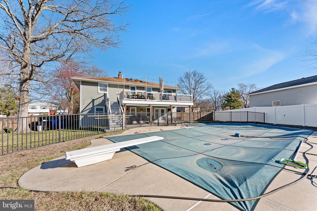 203 Cambridge Dr