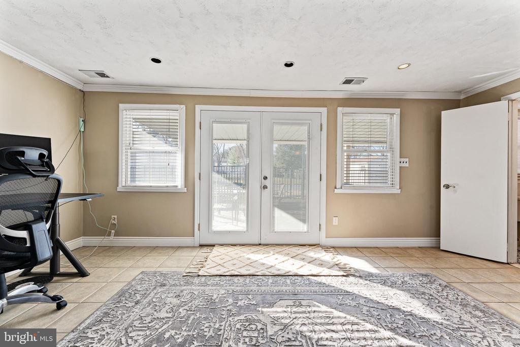 203 Cambridge Dr