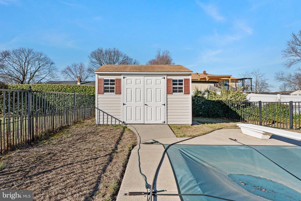 203 Cambridge Dr