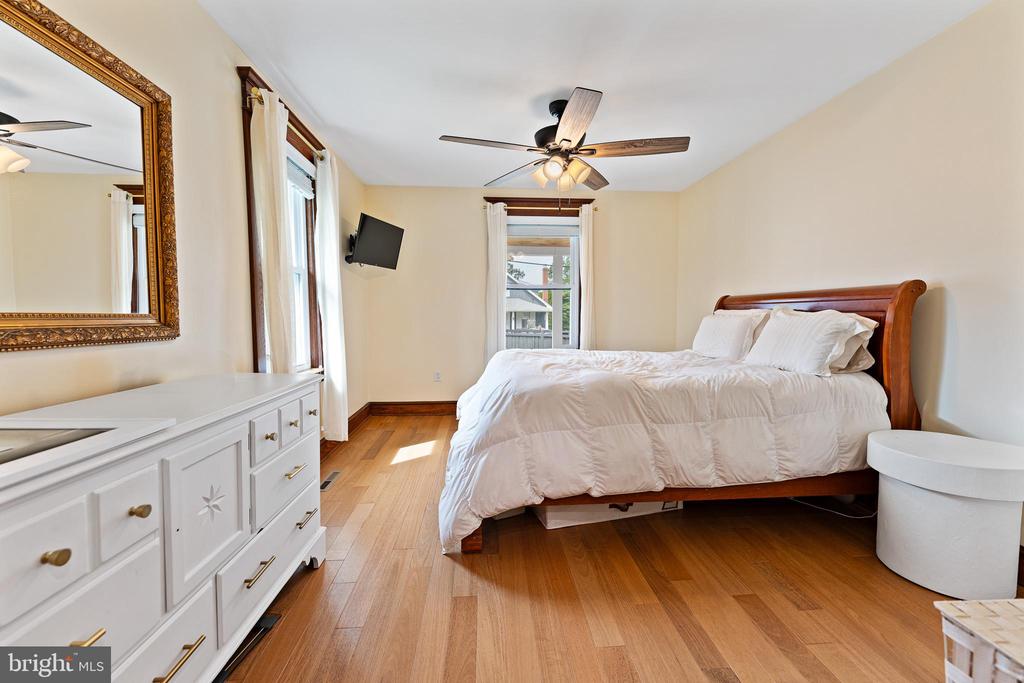 1104 Garfield Ave