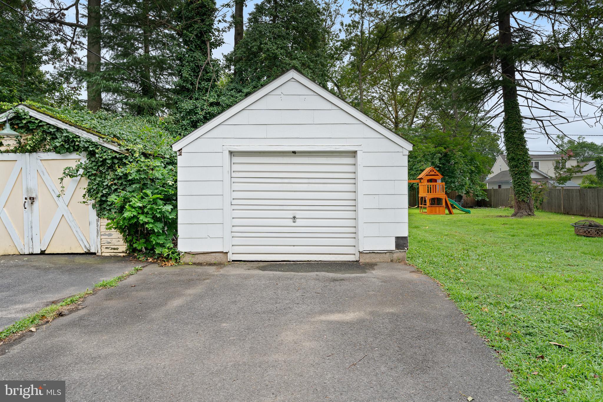 220 Linden Ave