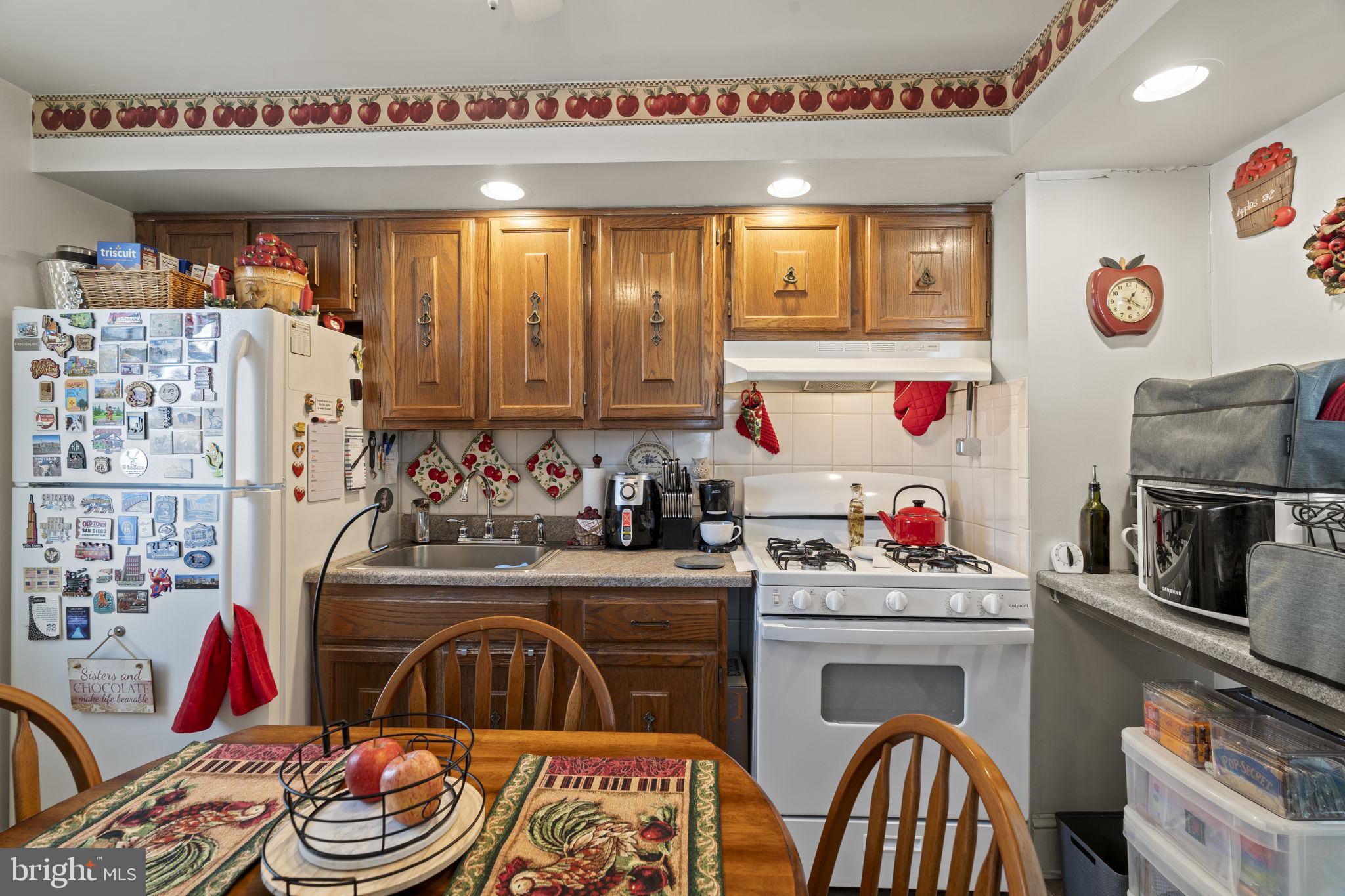 400 BURLINGTON AVENUE