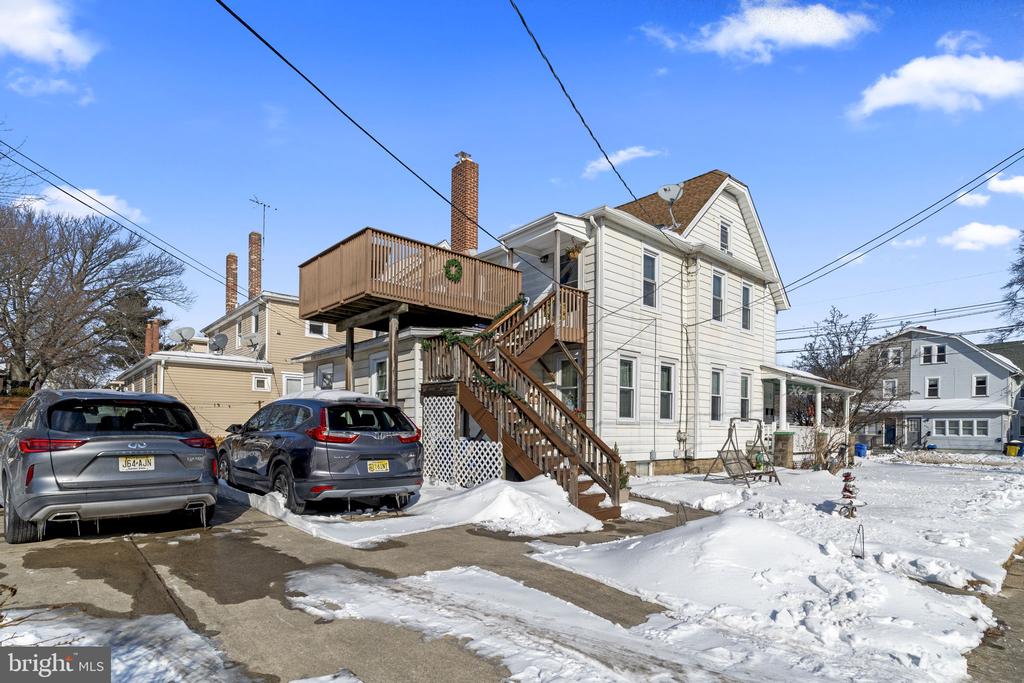 400 BURLINGTON AVENUE
