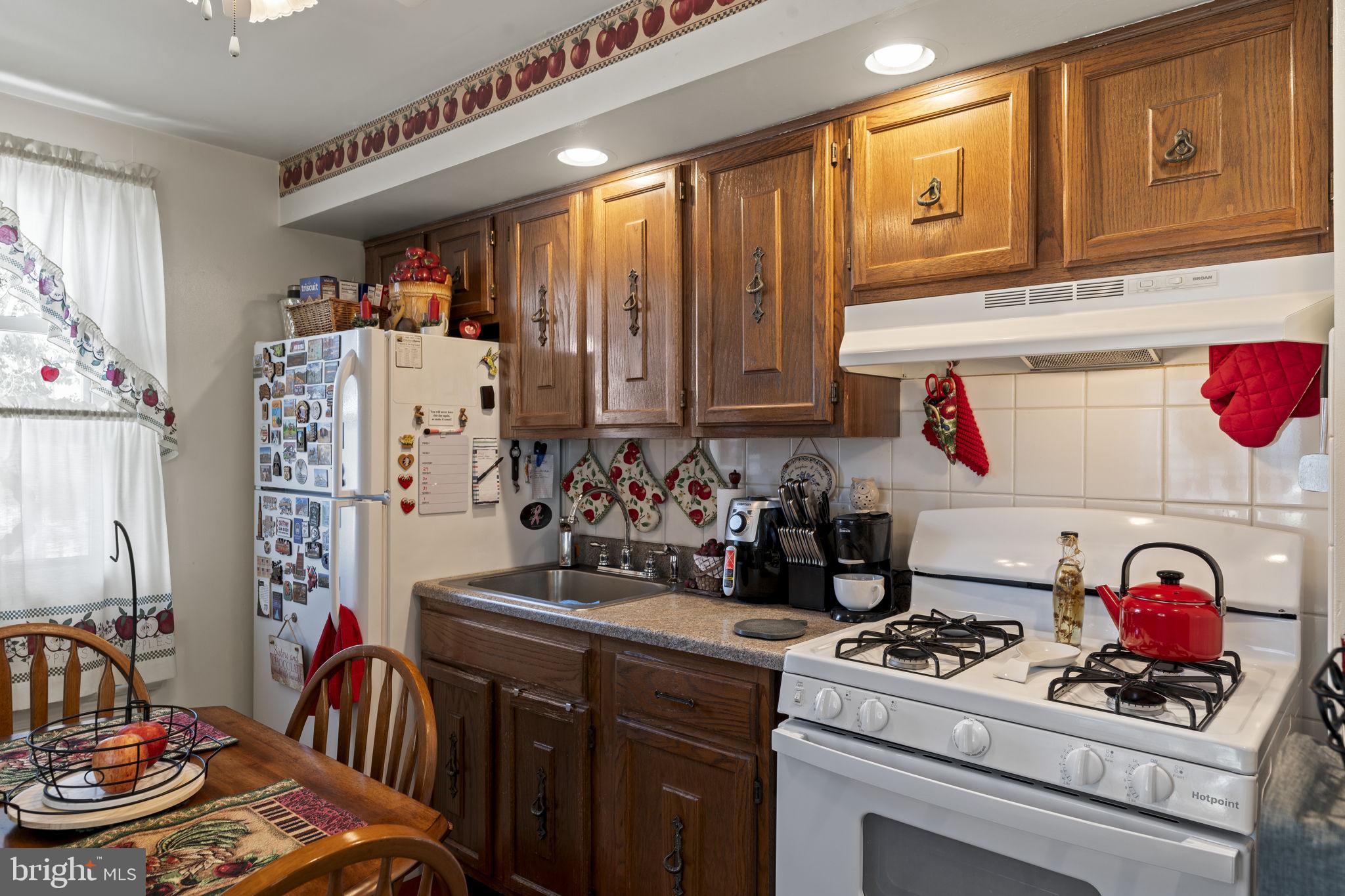 400 BURLINGTON AVENUE