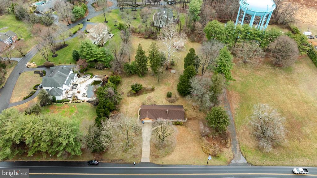 807 WESTFIELD ROAD