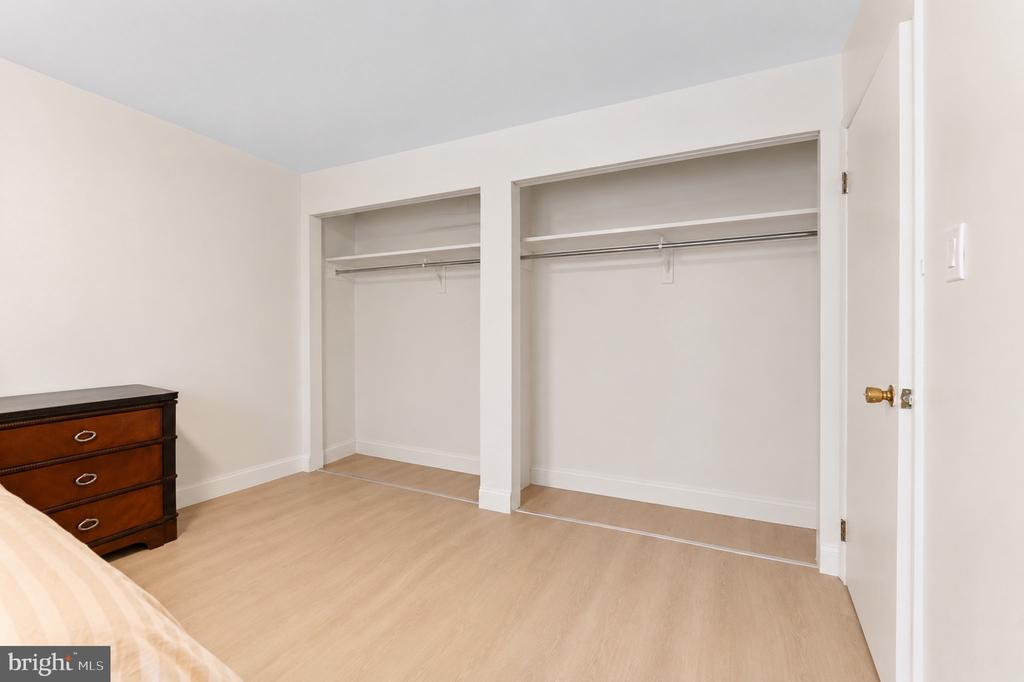 115 E KINGS HIGHWAY Unit: #140