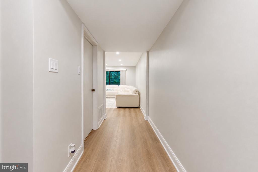 115 E KINGS HIGHWAY Unit: #140
