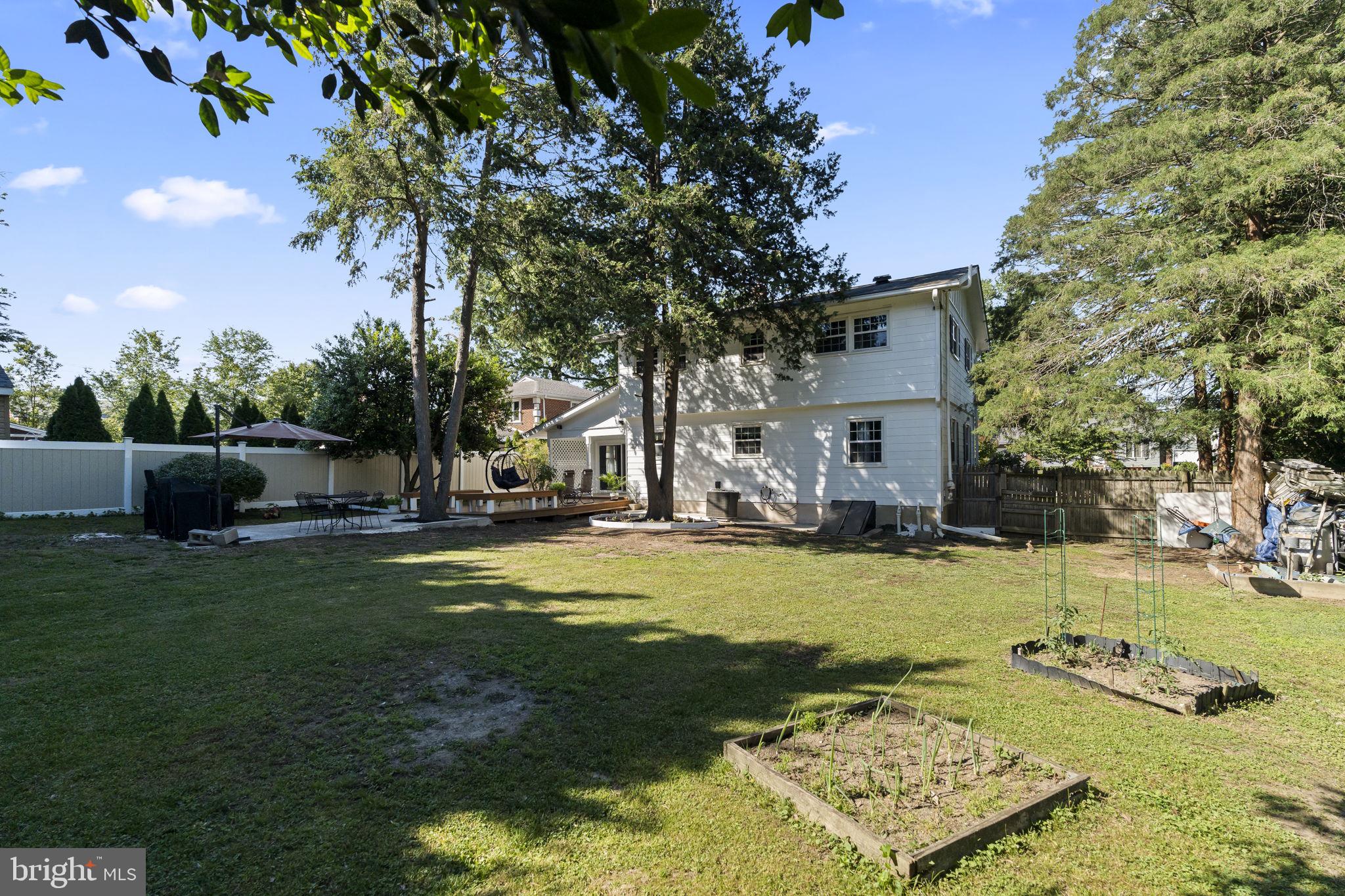 15 E TAMPA AVENUE