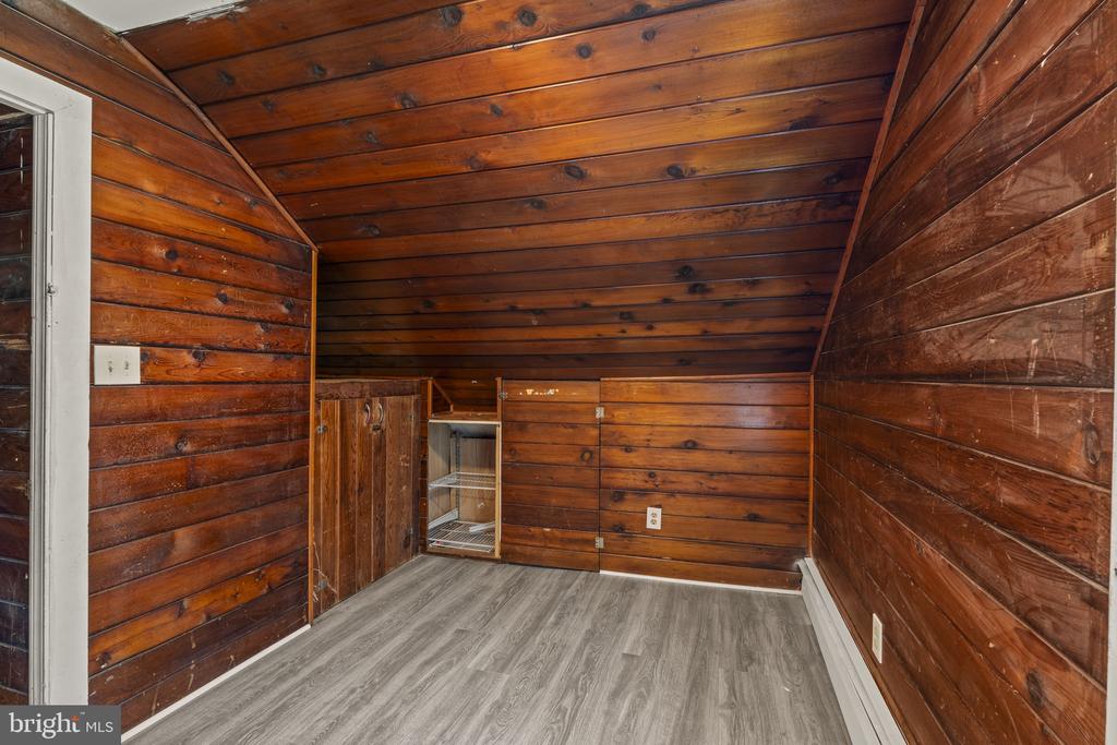 39 MAPLE AVENUE