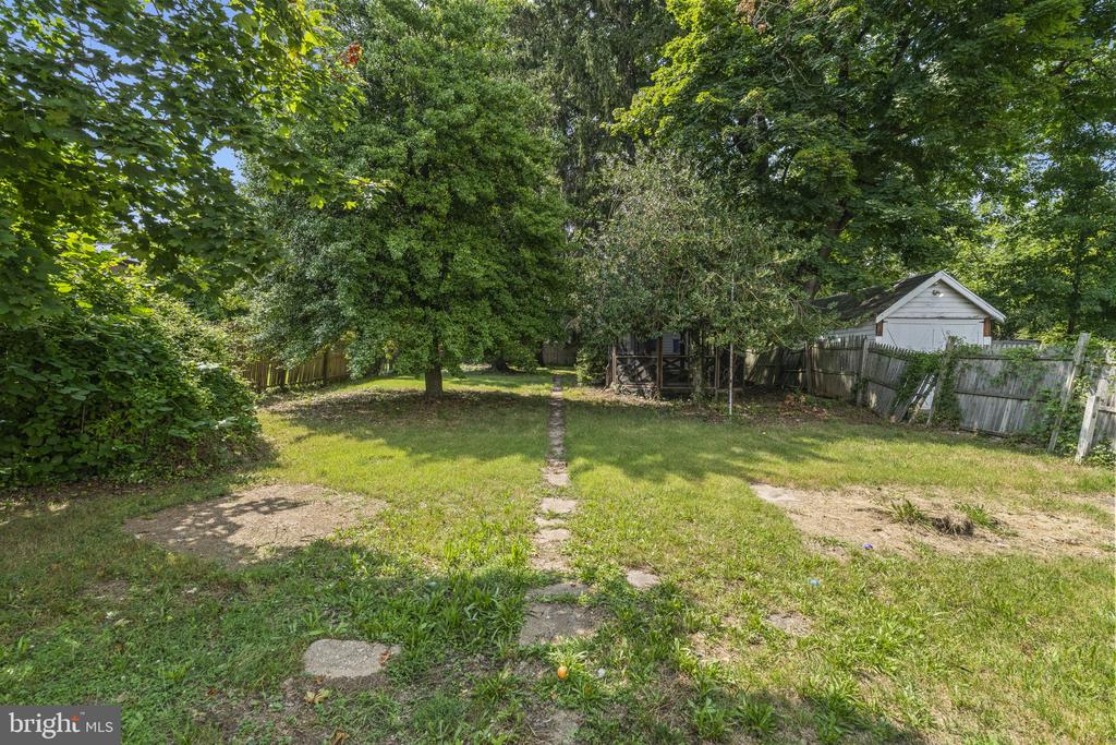 39 MAPLE AVENUE